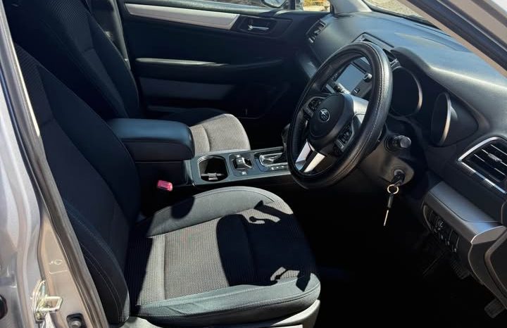 
								Subaru Outback 2017 full									