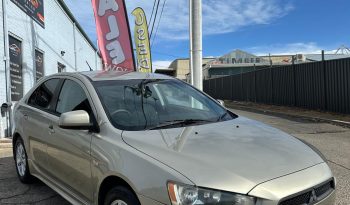 
										Mitsubishi Lancer ES Sportback 2010 full									