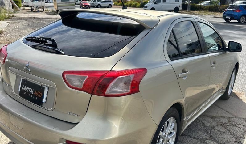 
								Mitsubishi Lancer ES Sportback 2010 full									