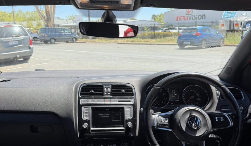 
								Volkswagen Polo GTi 2015 full									