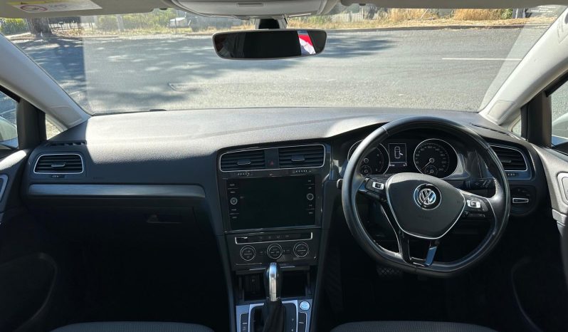 
								Volkswagen Golf 2018 full									