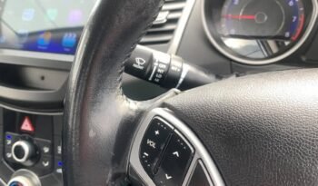 
										Hyundai Elantra 2015 SE full									