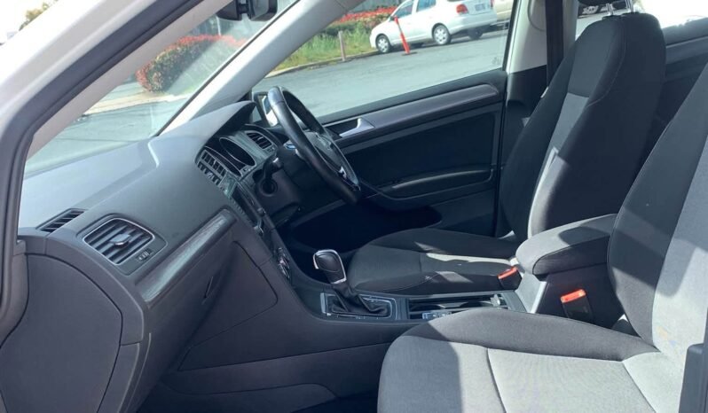 
								Volkswagen Golf 2017 full									