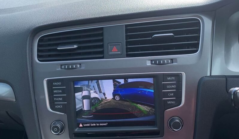 
								Volkswagen Golf 2017 full									