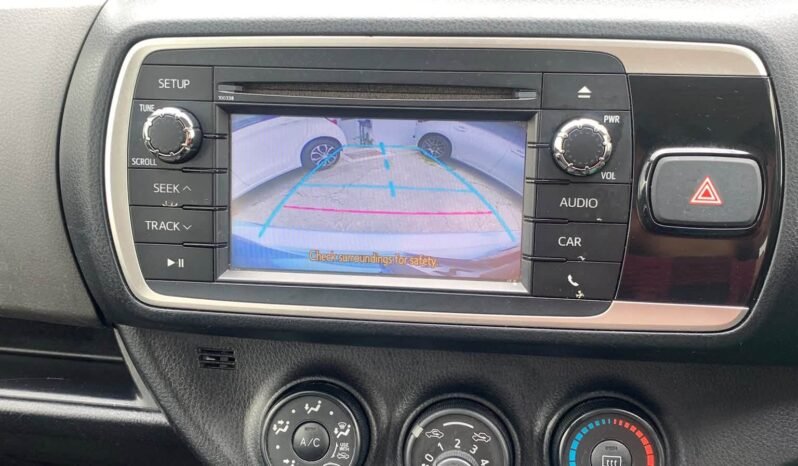 
								Toyota Yaris Ascent 2015 full									
