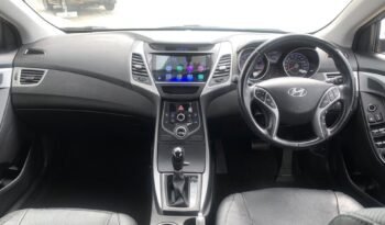 
										Hyundai Elantra 2015 SE full									