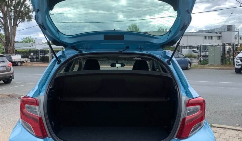
								Toyota Yaris Ascent 2015 full									