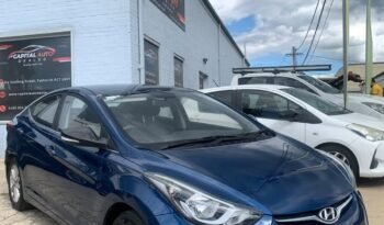 
										Hyundai Elantra 2015 SE full									
