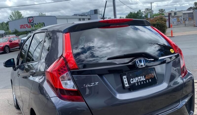 
								Honda Jazz VTi-L 2017 full									
