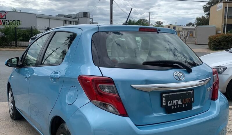
								Toyota Yaris Ascent 2015 full									