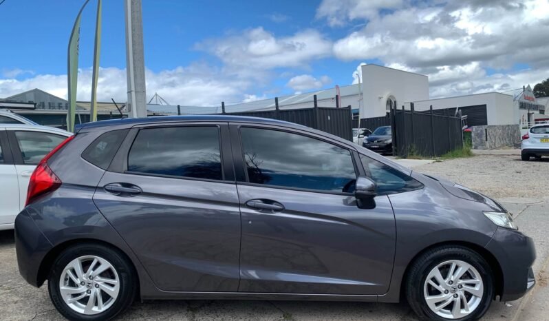 
								Honda Jazz VTi-L 2017 full									