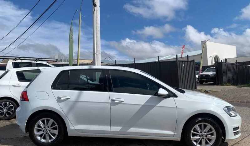 
								Volkswagen Golf 2017 full									